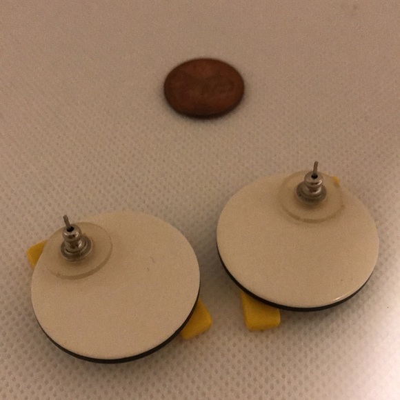 1980s Vintage Acrylic Geometric Shape Earrings - Picture 4 of 5